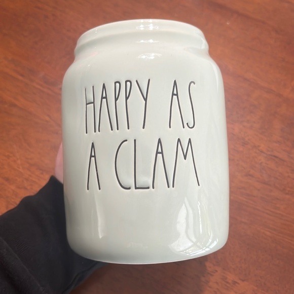 Rae Dunn “Happy as a clam” - Picture 1 of 5